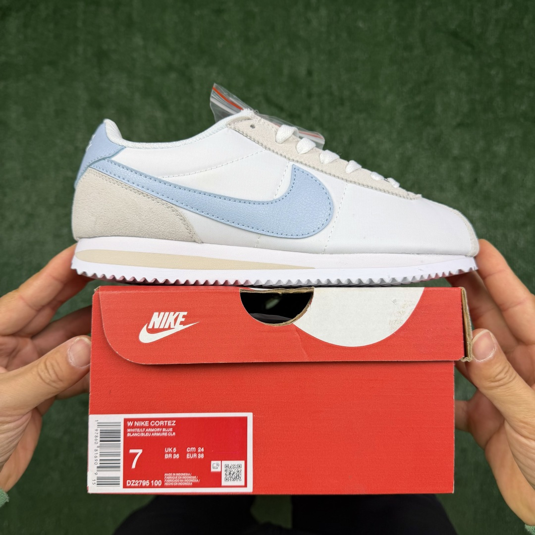 超级性价比阿甘！共27色Nike Cortez SE 布面白蓝冲量产品价格一步到位！货号：DZ2795-