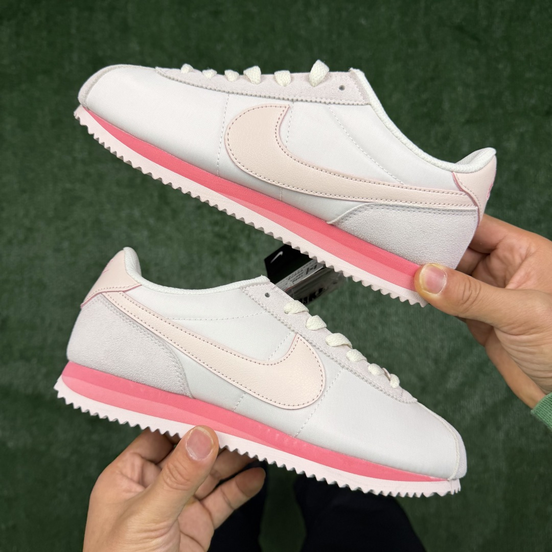 超级性价比阿甘！共27色Nike Cortez SE 布面白粉冲量产品价格一步到位！货号：HF6410-