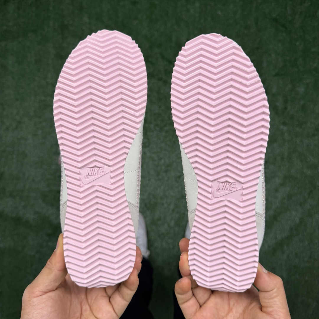 超级性价比阿甘！共27色Nike Cortez SE 情人节限定爱心粉冲量产品价格一步到位！货号：HV6