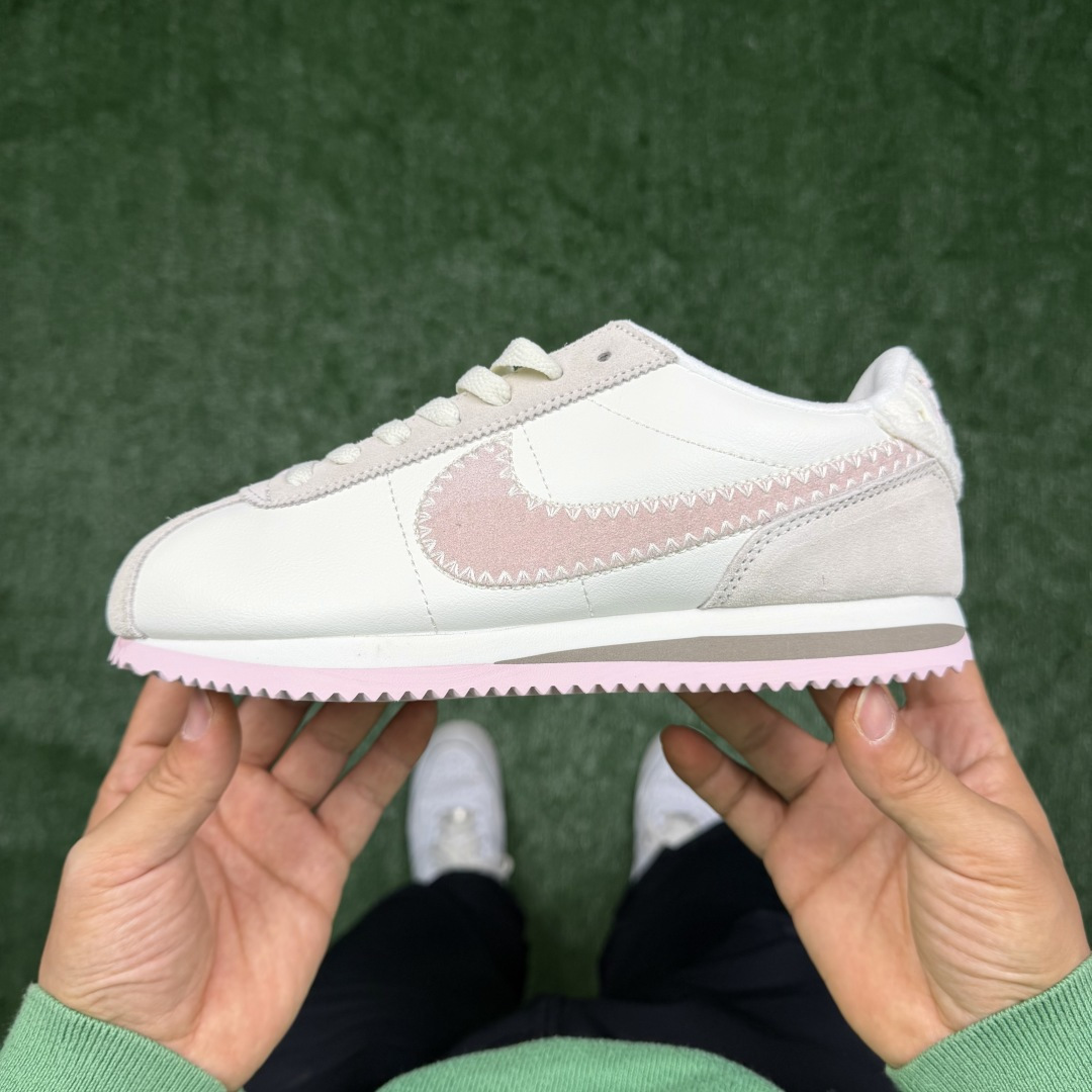 超级性价比阿甘！共27色Nike Cortez SE 情人节限定爱心粉冲量产品价格一步到位！货号：HV6