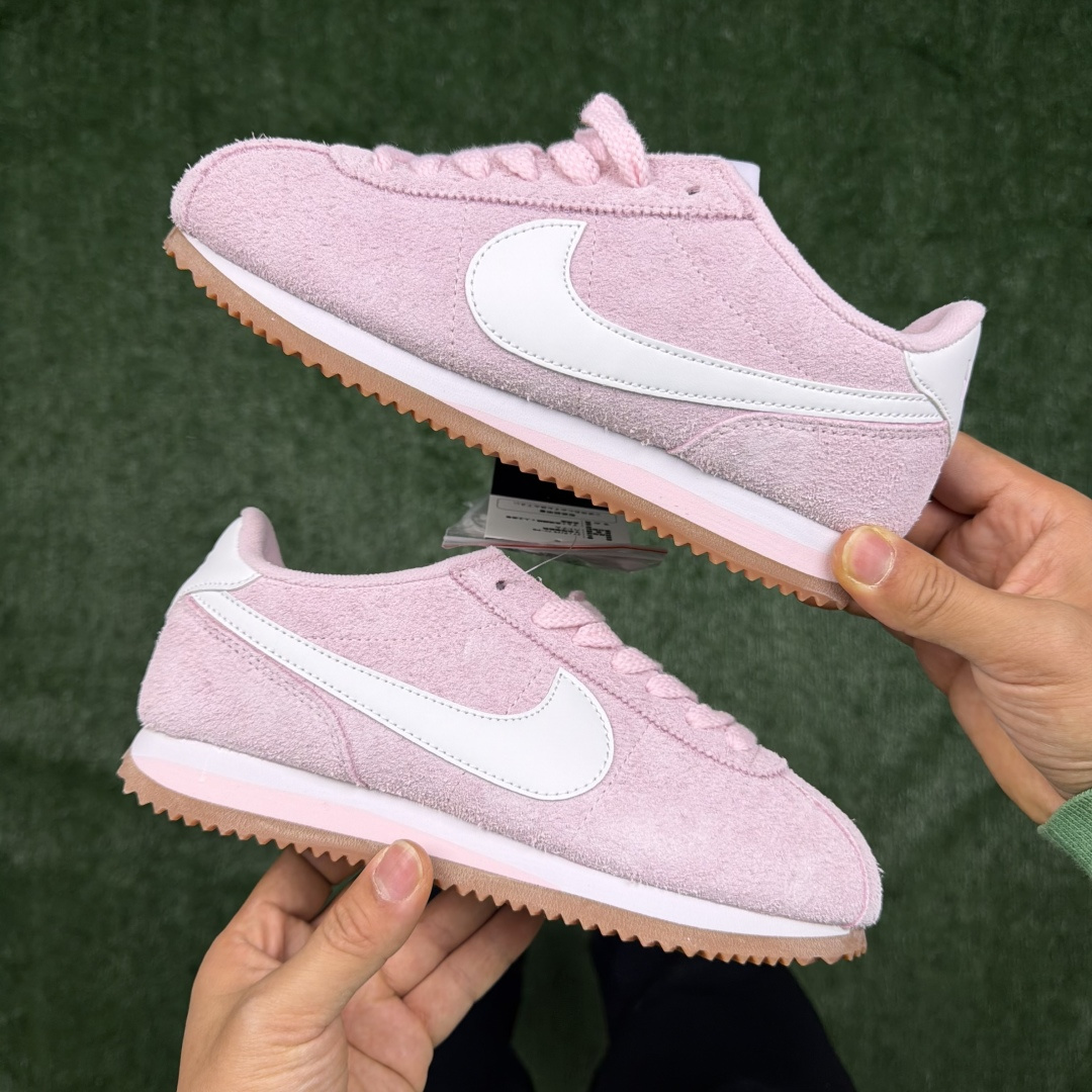 超级性价比阿甘！共27色Nike Cortez SE 翻毛皮长绒粉色冲量产品价格一步到位！货号：FJ25