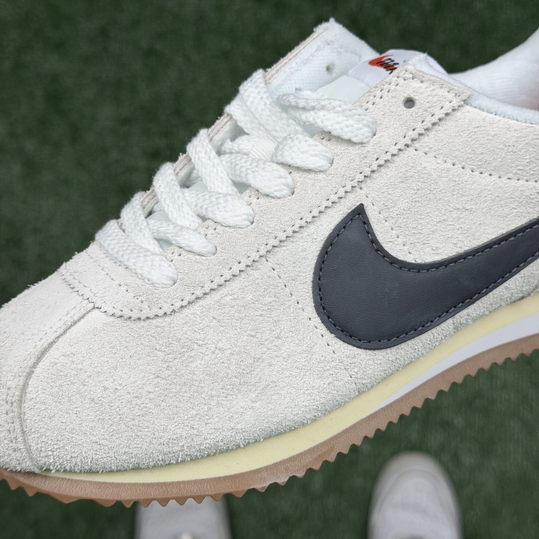 超级性价比阿甘！共27色Nike Cortez SE 翻毛皮长绒毛白灰冲量产品价格一步到位！货号：FJ2