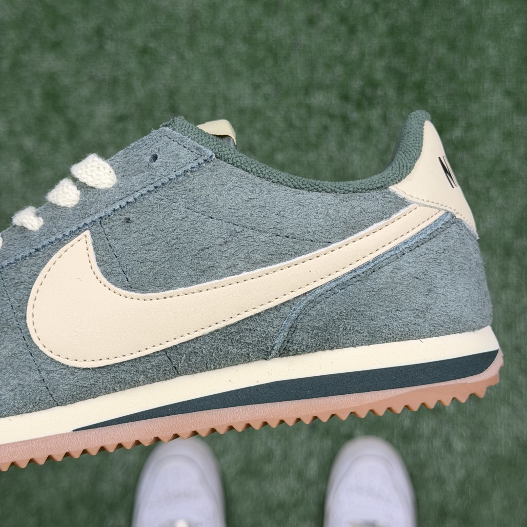 超级性价比阿甘！共27色Nike Cortez SE 翻毛皮长绒毛绿色冲量产品价格一步到位！货号：FJ2