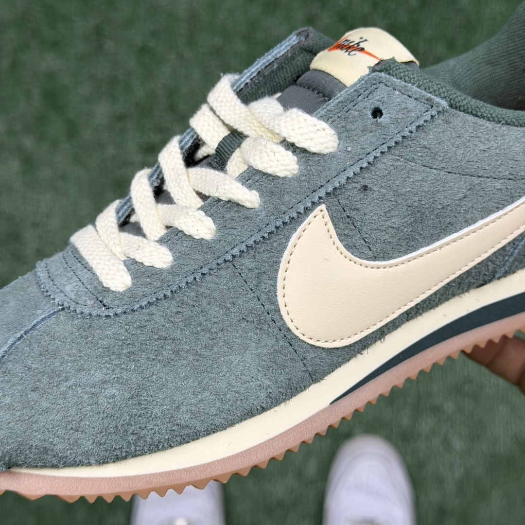 超级性价比阿甘！共27色Nike Cortez SE 翻毛皮长绒毛绿色冲量产品价格一步到位！货号：FJ2