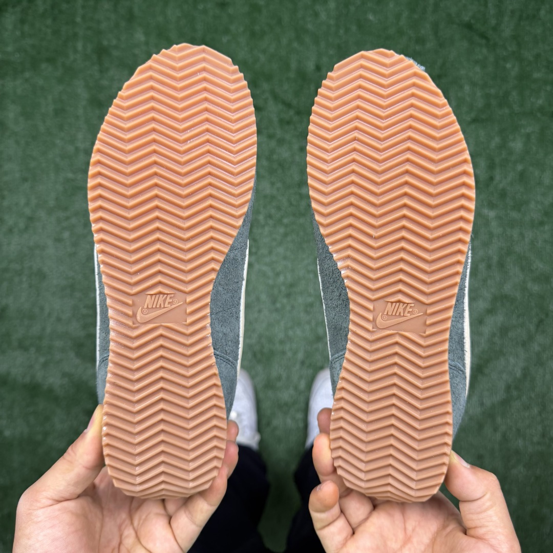 超级性价比阿甘！共27色Nike Cortez SE 翻毛皮长绒毛绿色冲量产品价格一步到位！货号：FJ2