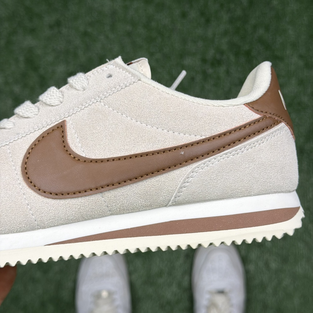 超级性价比阿甘！共27色Nike Cortez SE 翻毛皮长绒毛米棕冲量产品价格一步到位！货号：IB1