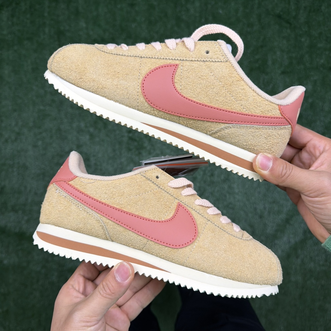 超级性价比阿甘！共27色Nike Cortez SE 翻毛皮长绒毛棕粉冲量产品价格一步到位！货号：FJ2
