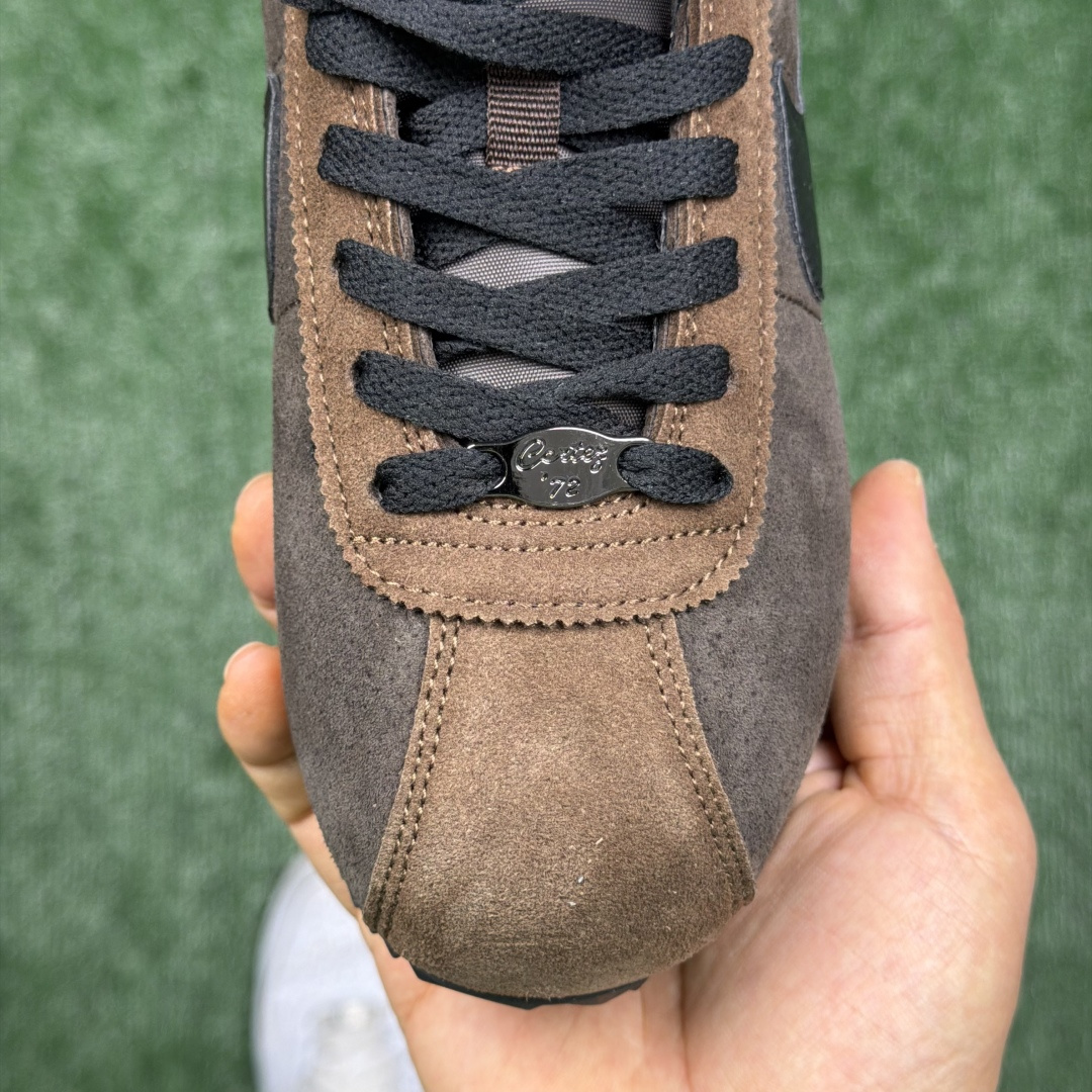 超级性价比阿甘！共27色Nike Cortez SE 翻毛皮长绒毛棕黑冲量产品价格一步到位！货号：FJ5