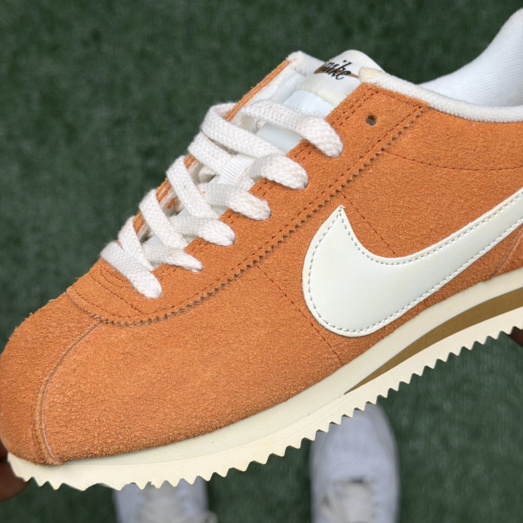 超级性价比阿甘！共27色Nike Cortez SE 翻毛皮长绒毛橙色冲量产品价格一步到位！货号：HF3