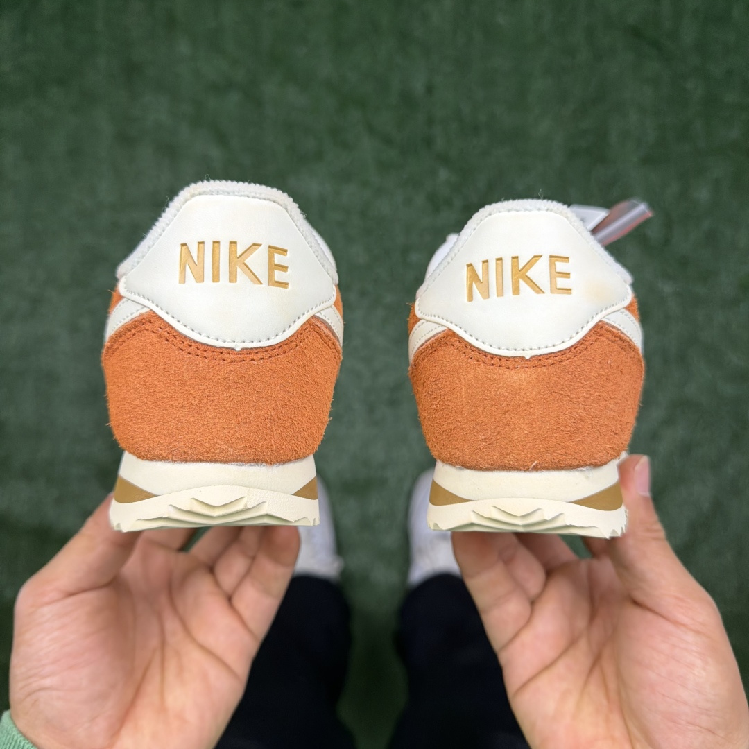 超级性价比阿甘！共27色Nike Cortez SE 翻毛皮长绒毛橙色冲量产品价格一步到位！货号：HF3