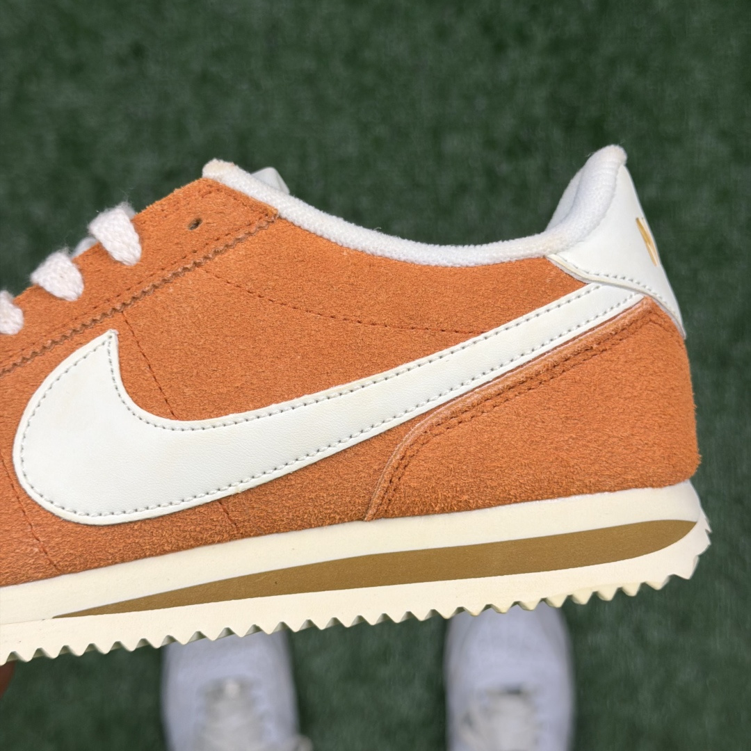 超级性价比阿甘！共27色Nike Cortez SE 翻毛皮长绒毛橙色冲量产品价格一步到位！货号：HF3