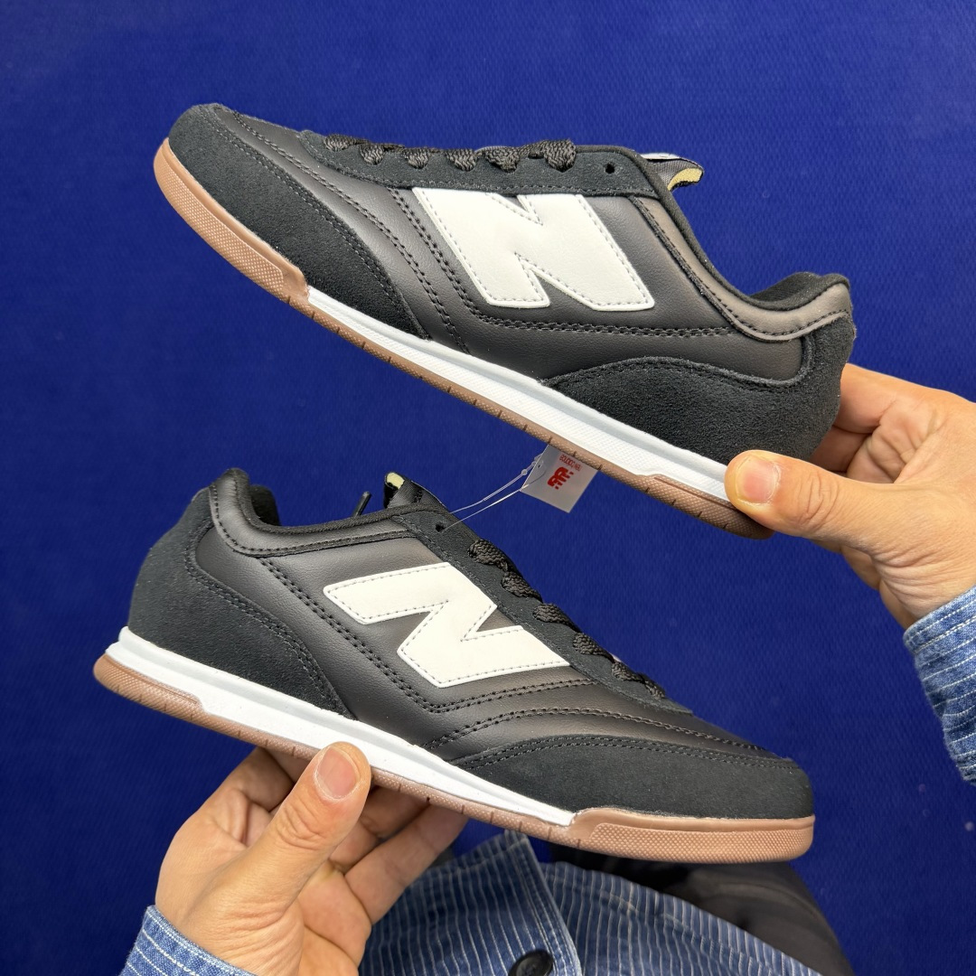 新百伦系列 New Balance NB URC42 货号：URC42LB黑白 尺码：36-45带半码