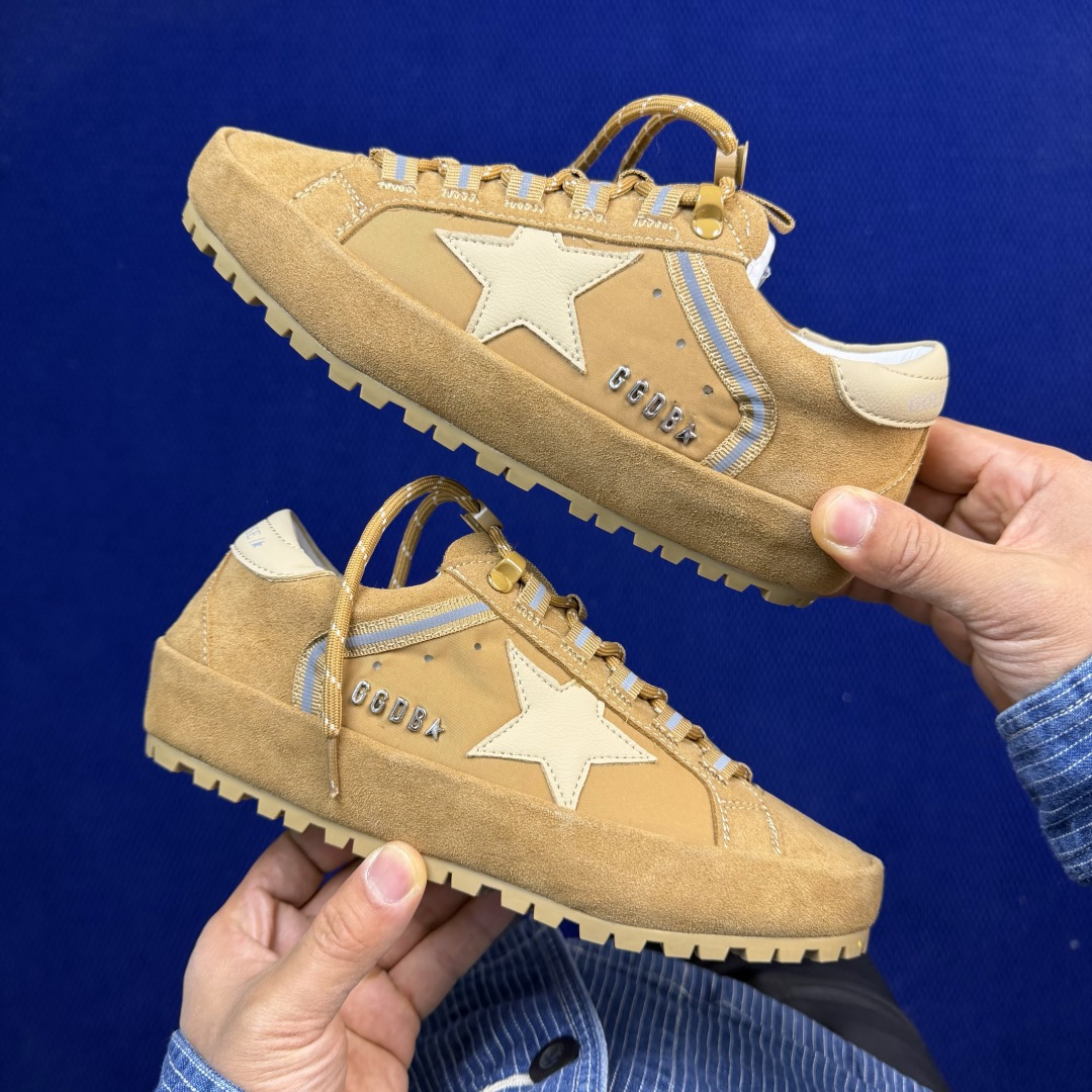 Golden Goose Super-Star 厚底做旧星星板鞋Size：35 36 37 38 39 