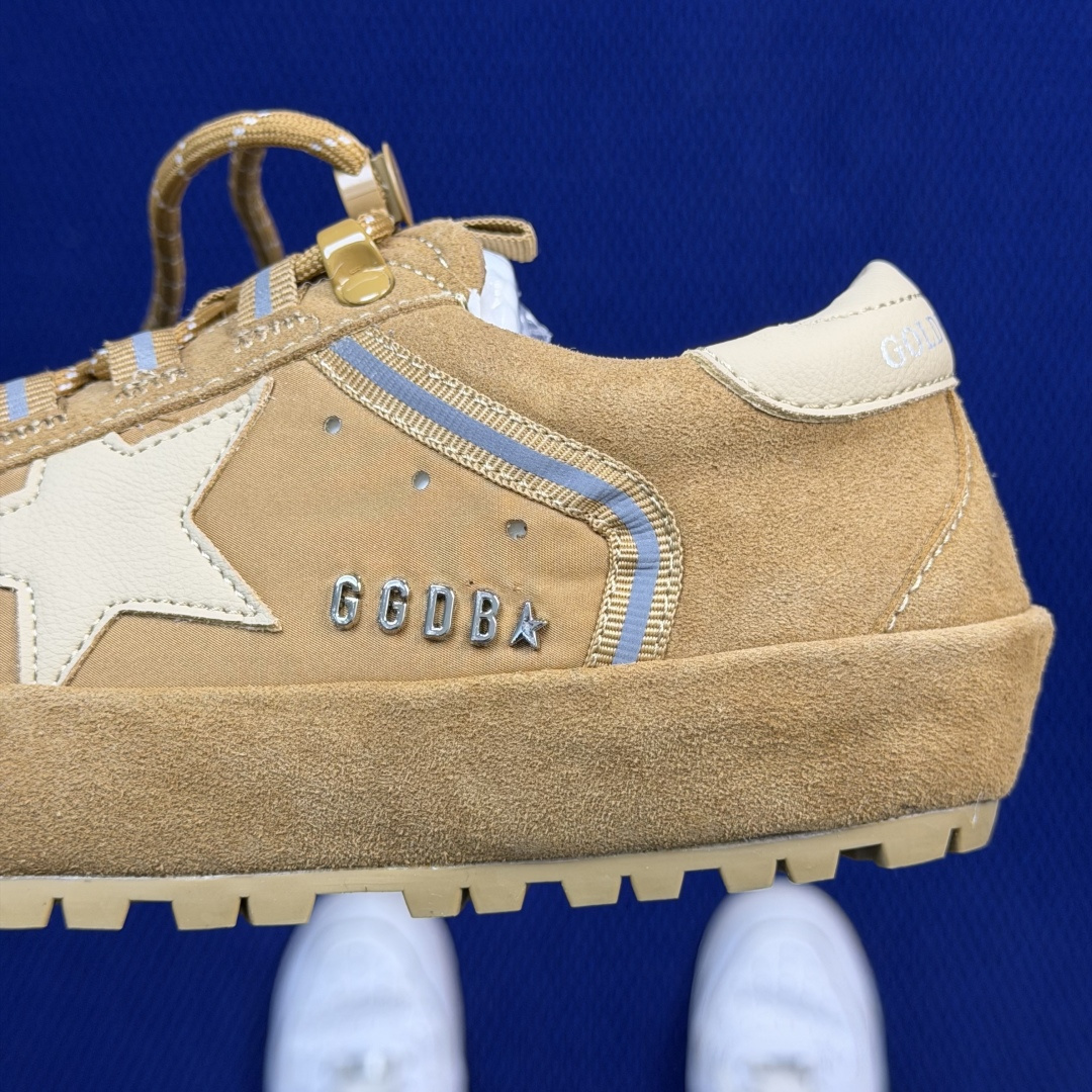 Golden Goose Super-Star 厚底做旧星星板鞋Size：35 36 37 38 39 