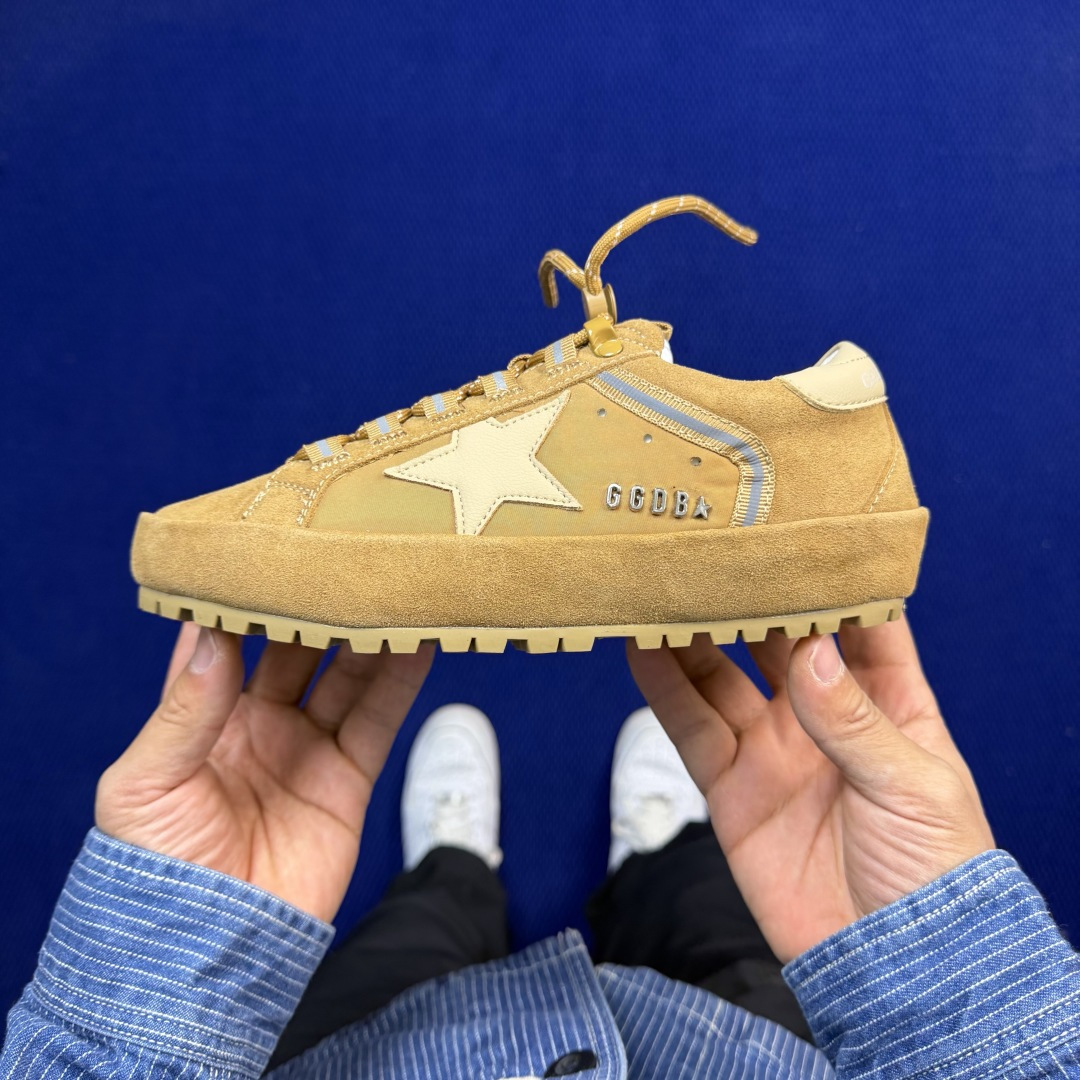 Golden Goose Super-Star 厚底做旧星星板鞋Size：35 36 37 38 39 