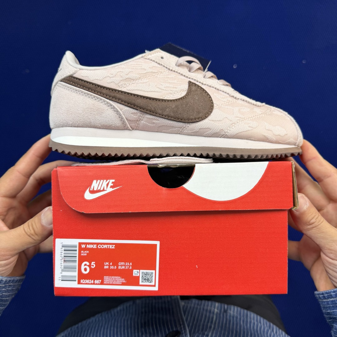 可拆鞋舌特殊色超级性价比阿甘！共28色Nike Cortez SE Tiempo 可拆卸鞋舌，一鞋两穿冲
