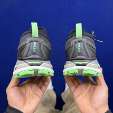 极致性价比 HOKA ONE ONE Tor Ultra 托亚 户外防水登山徒步鞋 共7色 第5色:黑灰 /BZST S 极致性价比 HOKA ONE ONE Tor Ultra 托亚 户外防水登山徒步鞋 共7色 第5色:黑灰 /BZST S