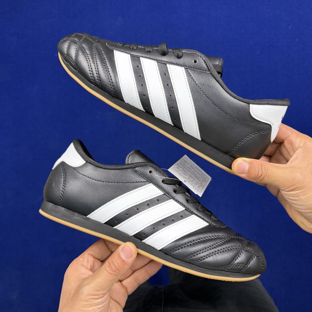 Кроссовки мужские adidas Originals черный JS1193