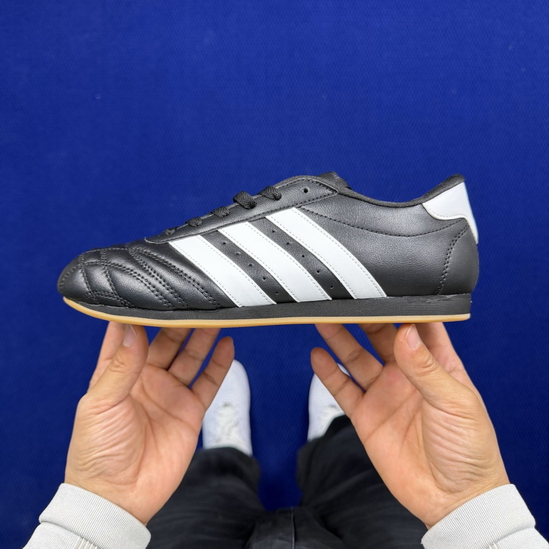 Кроссовки мужские adidas Originals черный JS1193