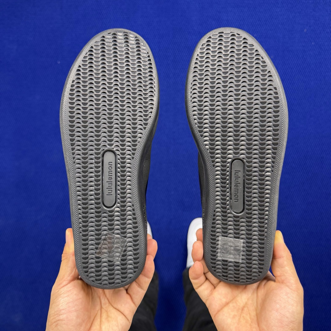 lululemon露露乐蒙 cityverse休闲鞋 共9色全新极简主义系列 采用热熔无缝工艺鞋面 中底