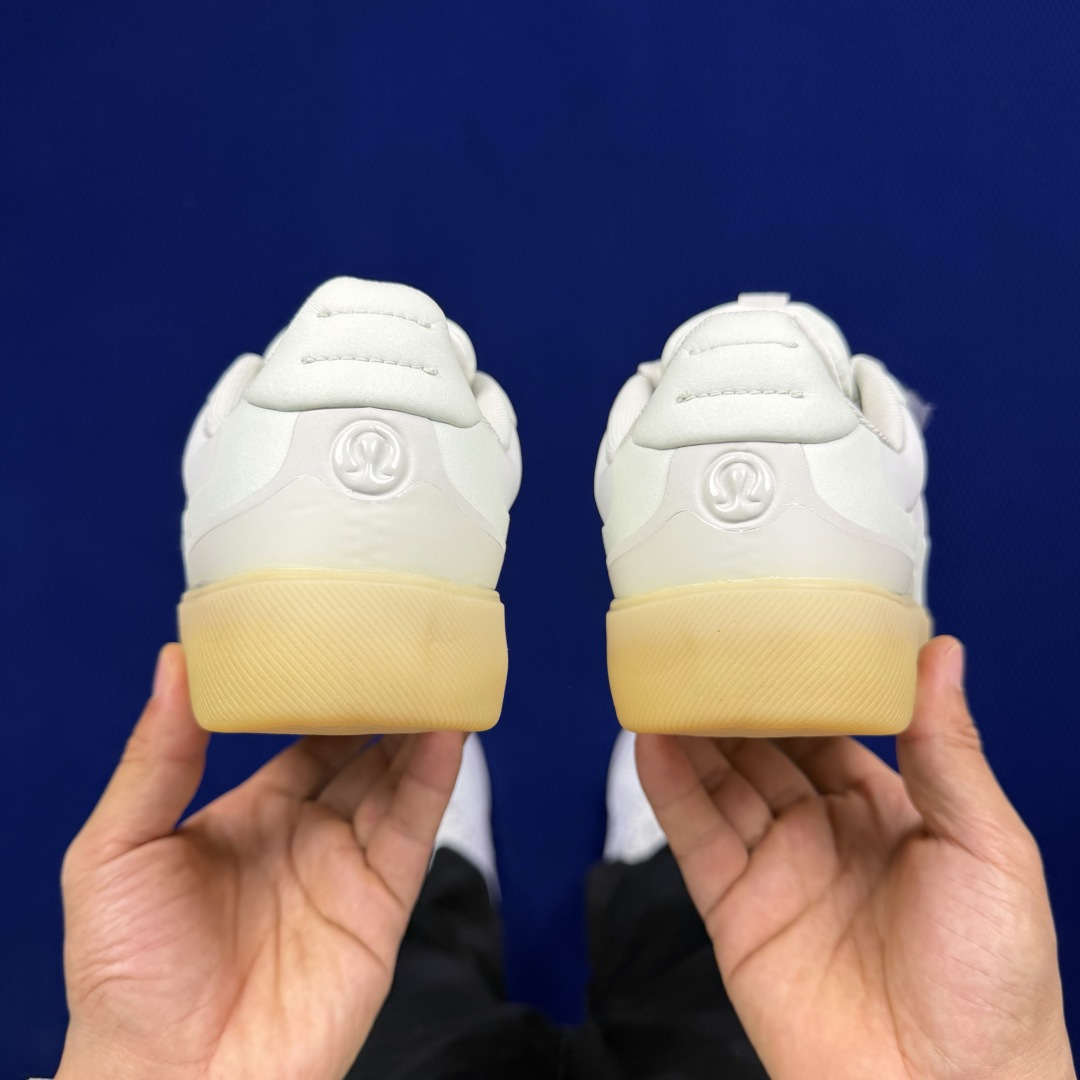 lululemon露露乐蒙 cityverse休闲鞋 共9色全新极简主义系列 采用热熔无缝工艺鞋面 中底