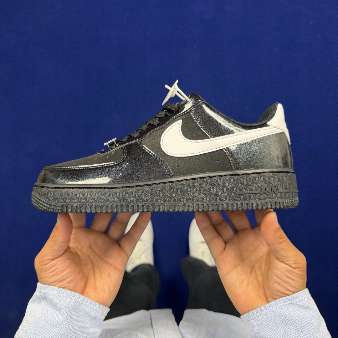 3A空军！第632色：黑色亮皮白钩Nike Air Force 1 Low百分百原鞋开发！PT市场真正匠
