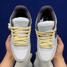 顶奢OW板鞋 Off-White板鞋 共62色‼️市面最强品质!全方位复刻!带原装扣全套包装灰棕白尺码: 顶奢OW板鞋 Off-White板鞋 共62色‼️市面最强品质!全方位复刻!带原装扣全套包装灰棕白尺码: