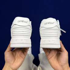 顶奢OW板鞋 Off-White板鞋 共62色‼️市面最强品质!全方位复刻!带原装扣全套包装白灰黑尺码: 顶奢OW板鞋 Off-White板鞋 共62色‼️市面最强品质!全方位复刻!带原装扣全套包装白灰黑尺码: