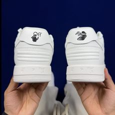 顶奢OW板鞋 Off-White板鞋 共62色‼️市面最强品质!全方位复刻!带原装扣全套包装白色尺码:3 顶奢OW板鞋 Off-White板鞋 共62色‼️市面最强品质!全方位复刻!带原装扣全套包装白色尺码:3