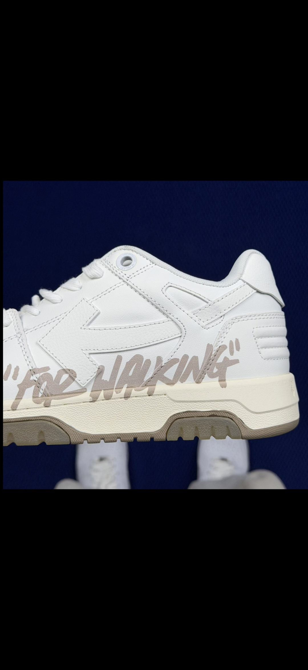 顶奢OW板鞋 Off-White板鞋 共62色‼️市面最强品质!全方位复刻!带原装扣全套包装米白灰印花尺 顶奢OW板鞋 Off-White板鞋 共62色‼️市面最强品质!全方位复刻!带原装扣全套包装米白灰印花尺