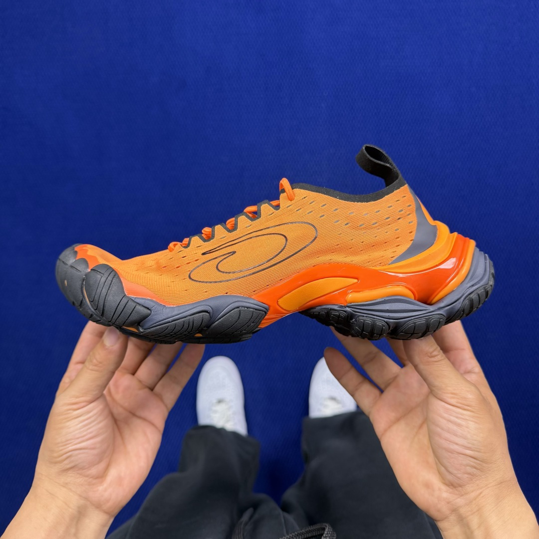 Balenciaga 巴黎世家 20代-五趾鞋Anatomic Runner 五趾结构设计套穿 白色官方