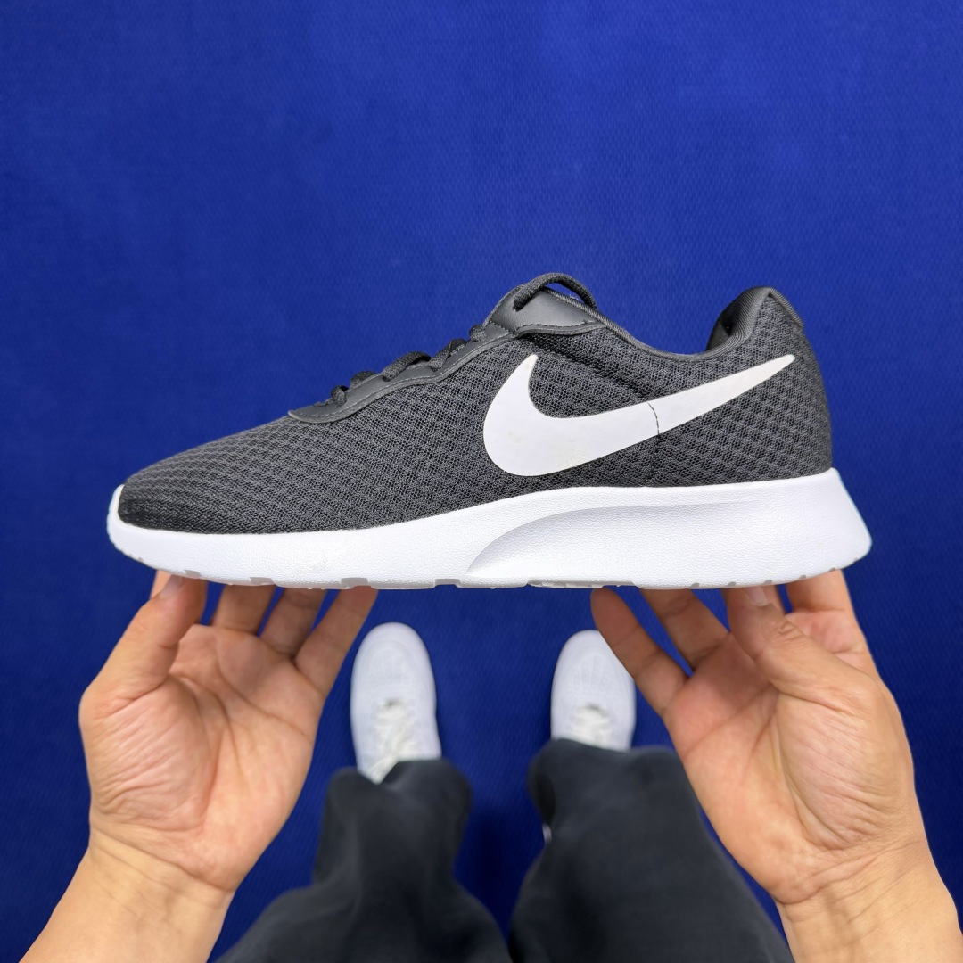 冲正纯原1:1品质！Nike Tanjun FlyEase 伦敦休闲鞋 超高清洁度！货号：DV7775-