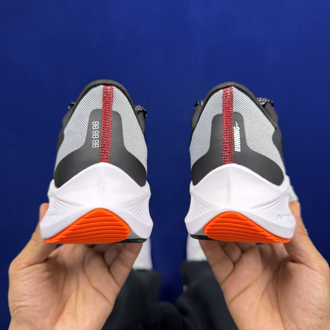 主推优势私【C版马拉松登月系列】冲正纯原1:1品质！登月V7Nike Zoom Winflo 7 气垫跑