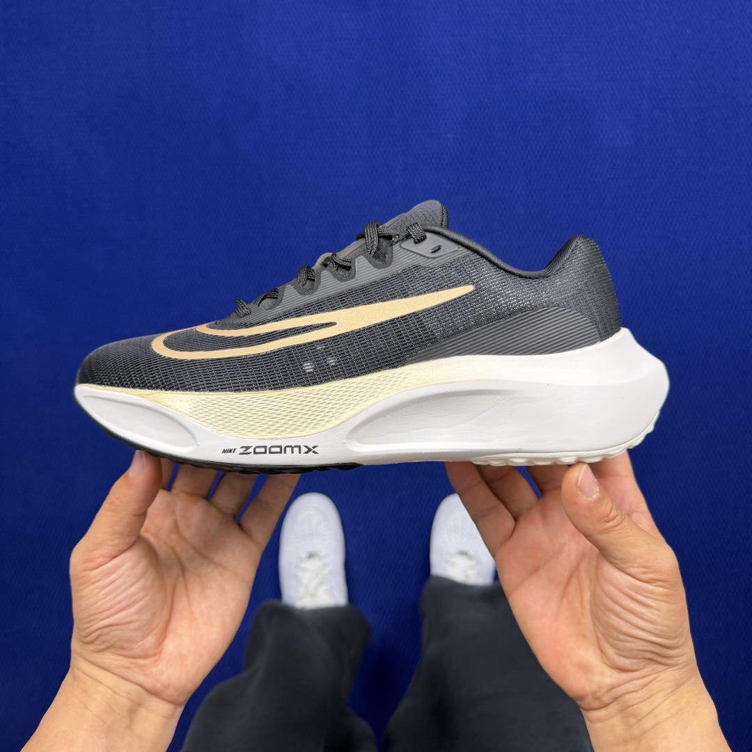 主推优势私【C版马拉松登月系列】冲正纯原1:1品质！马拉松5代Nike Zoom Fly 5 碳板马拉松