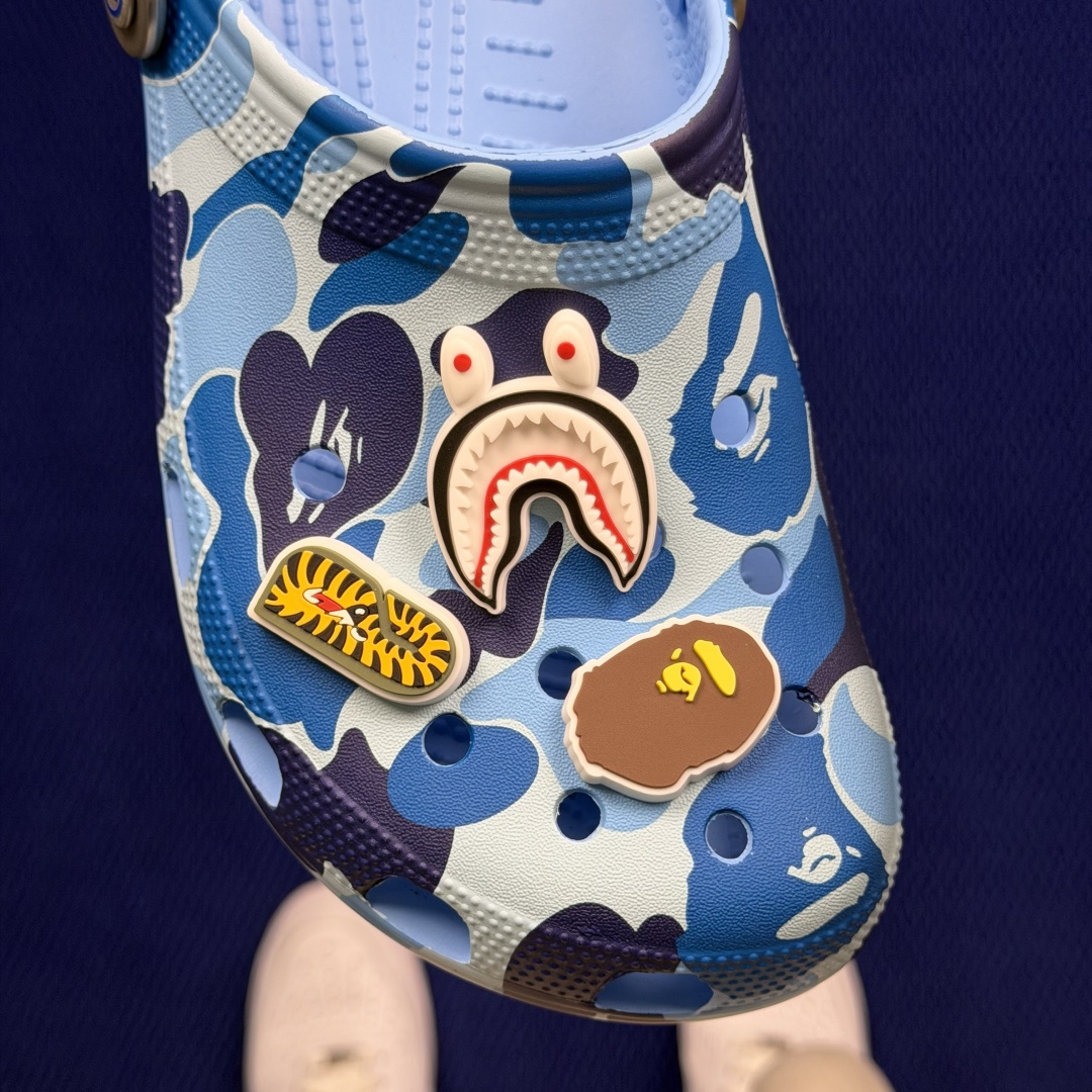 BAPE x Crocs卡骆驰 洞洞鞋联名4色东莞原厂出品，拼标过验！欢迎对比，顶级品质区别市面通货！同