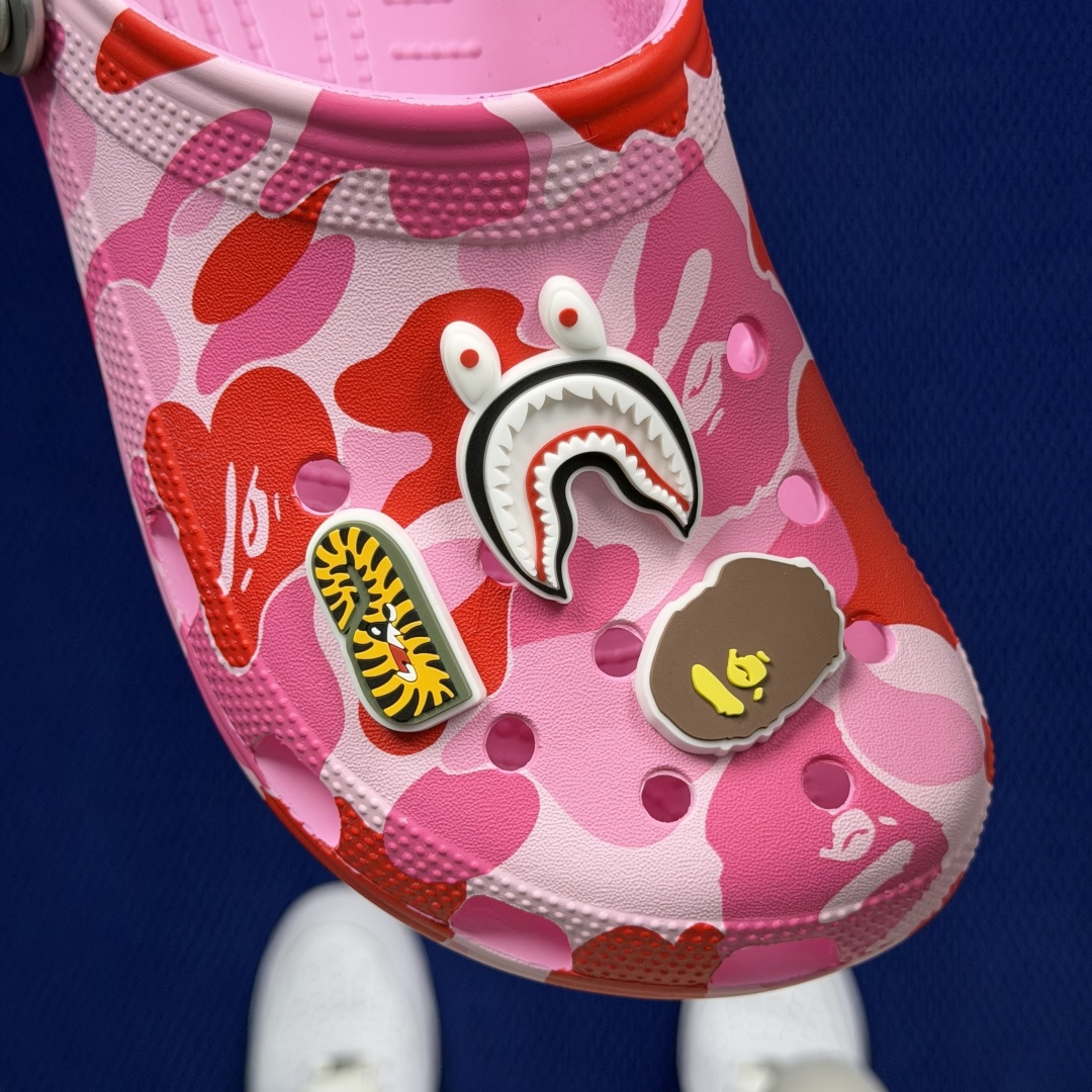 BAPE x Crocs卡骆驰 洞洞鞋联名4色东莞原厂出品，拼标过验！欢迎对比，顶级品质区别市面通货！同