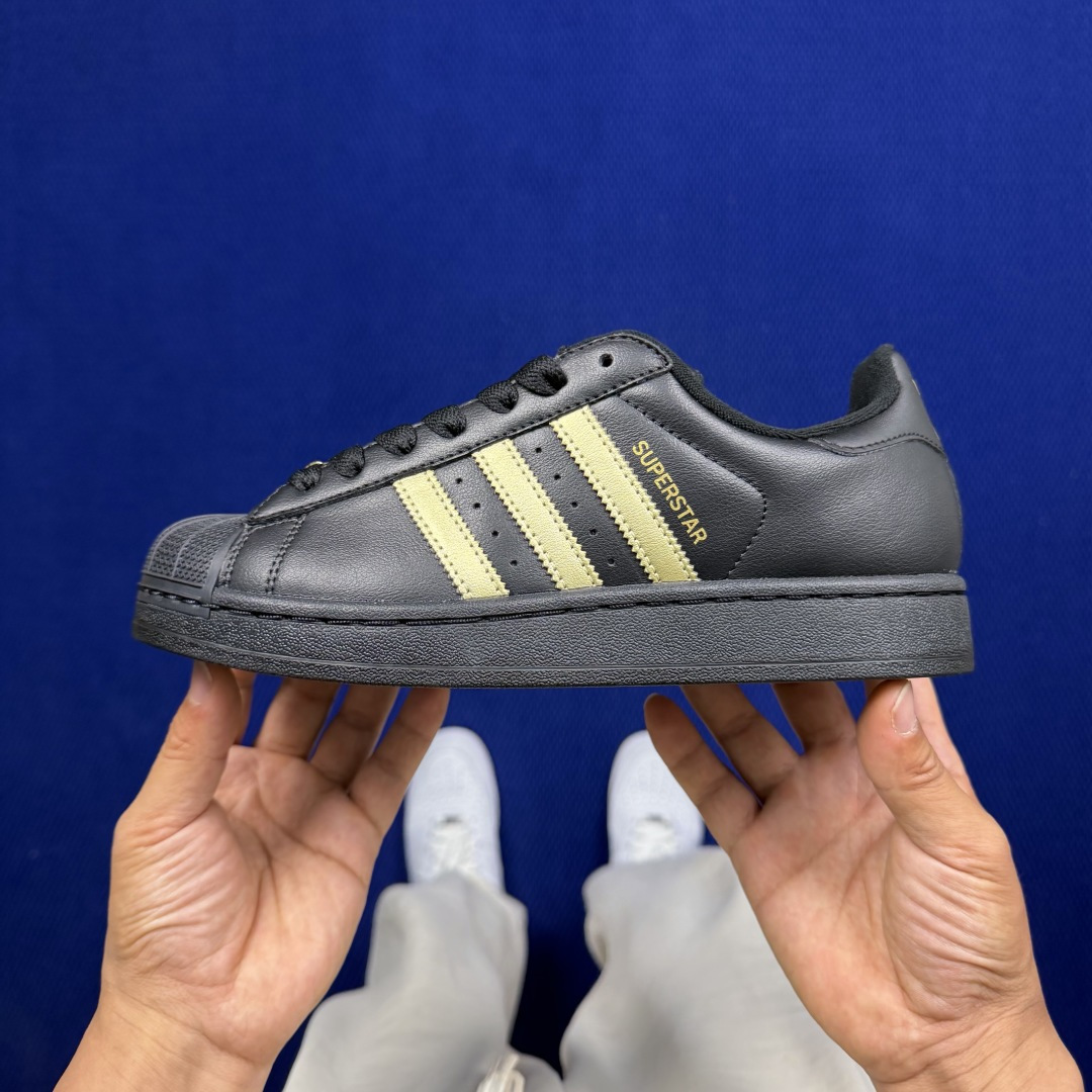 纯原订单！经典贝壳头 二代 adlidas originals Superstar 2货号：KJ3550