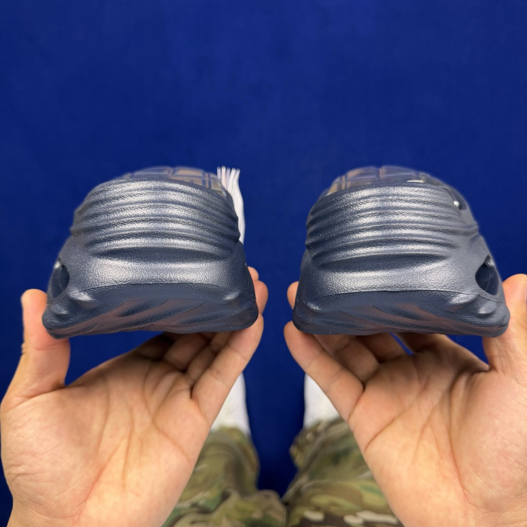 Crocs卡骆驰 洞洞鞋 旋风波波第9色原厂数据复模，双层注塑旋风波波-蓝红 尺码：M7-M11 / 3