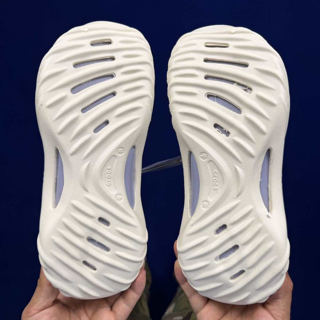 Crocs卡骆驰 洞洞鞋 旋风波波第11色原厂数据复模，双层注塑旋风波波-骨白灰 尺码：M7-M11 /