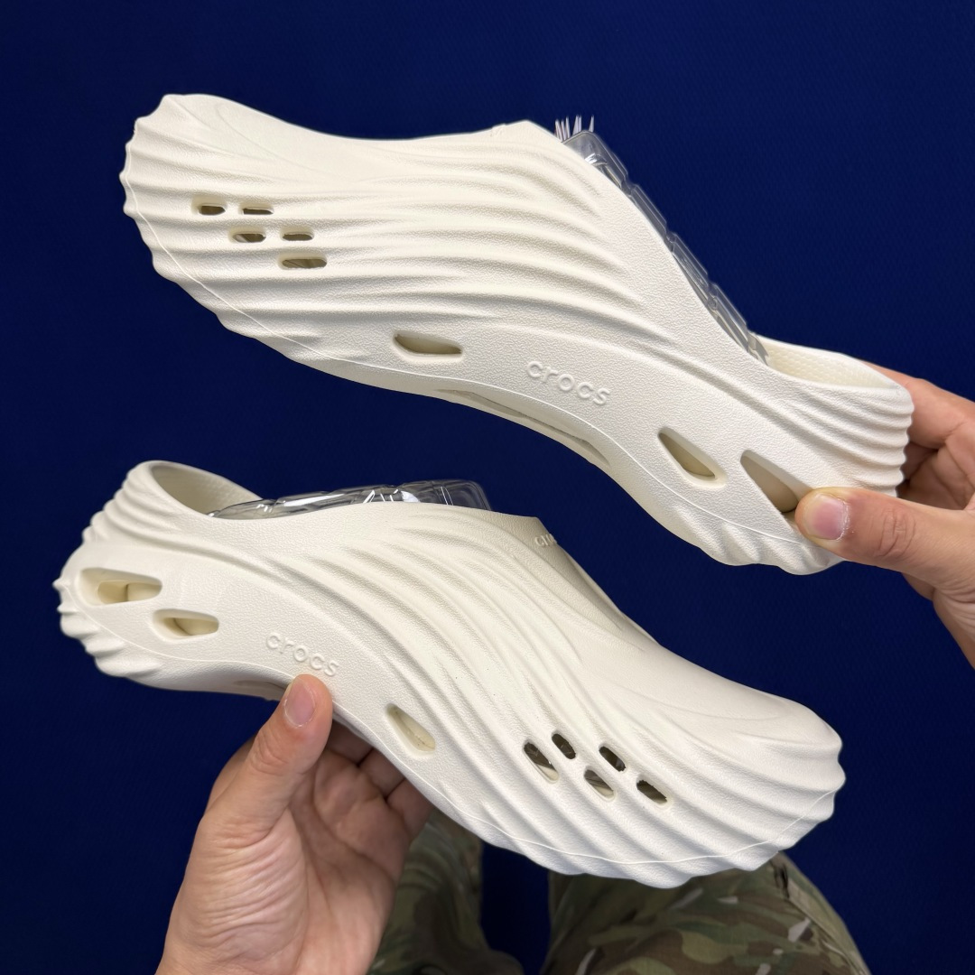 Crocs卡骆驰 洞洞鞋 旋风波波第12色原厂数据复模，双层注塑旋风波波-骨白 尺码：M7-M11 / 