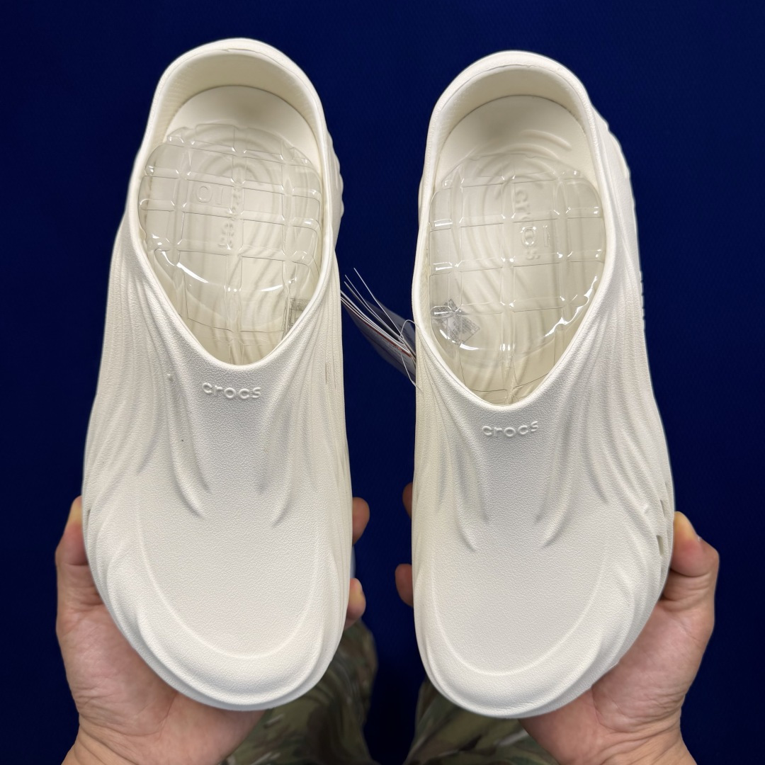 Crocs卡骆驰 洞洞鞋 旋风波波第12色原厂数据复模，双层注塑旋风波波-骨白 尺码：M7-M11 / 