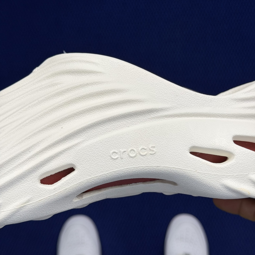 Crocs卡骆驰 洞洞鞋 旋风波波第13色原厂数据复模，双层注塑旋风波波-白红 尺码：M7-M11 / 