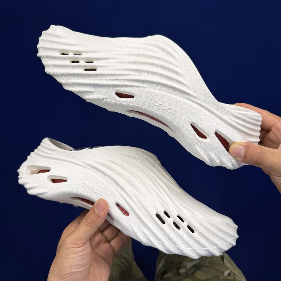 Crocs卡骆驰 洞洞鞋 旋风波波第13色原厂数据复模，双层注塑旋风波波-白红 尺码：M7-M11 / 