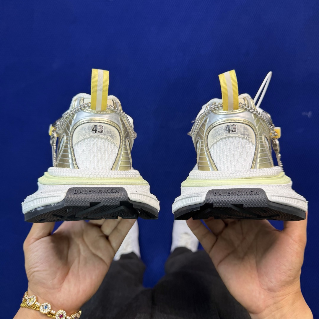 巴黎世家 工厂优势放货，欢迎合作‼️巴黎10代3XL 4.0链条⛓️挂饰同心锁该有的材料配置、做工工艺和