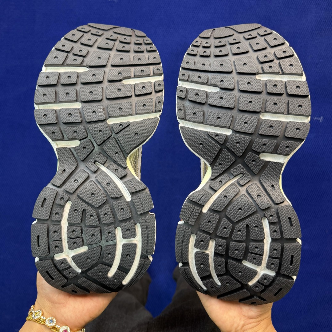 巴黎世家 工厂优势放货，欢迎合作‼️巴黎10代3XL 4.0链条⛓️挂饰同心锁该有的材料配置、做工工艺和