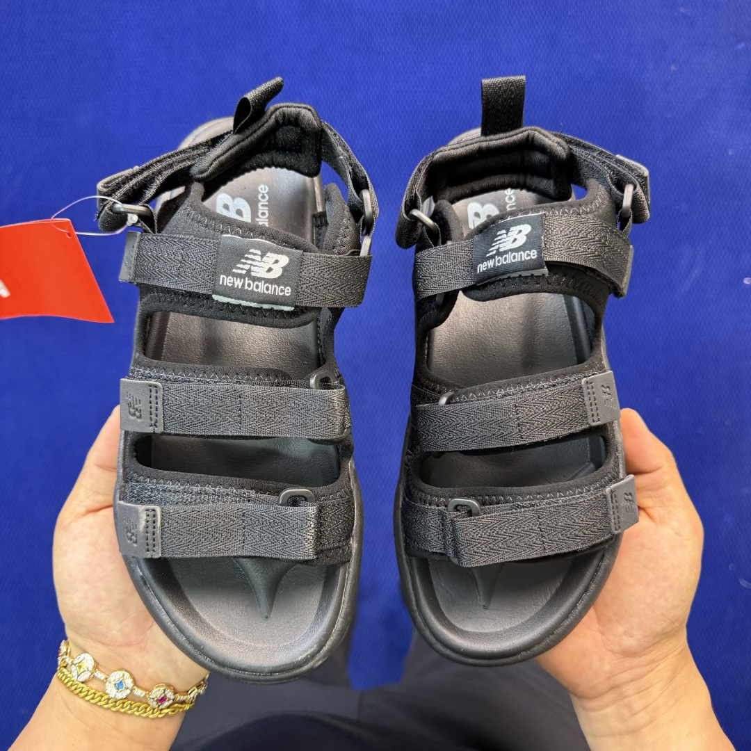 NB凉鞋 黑武士 尺码36-44New Balance Caravan ulti 防滑 舒适 运动凉鞋