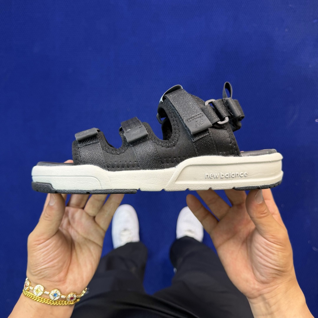NB凉鞋 黑武士 尺码36-44New Balance Caravan ulti 防滑 舒适 运动凉鞋