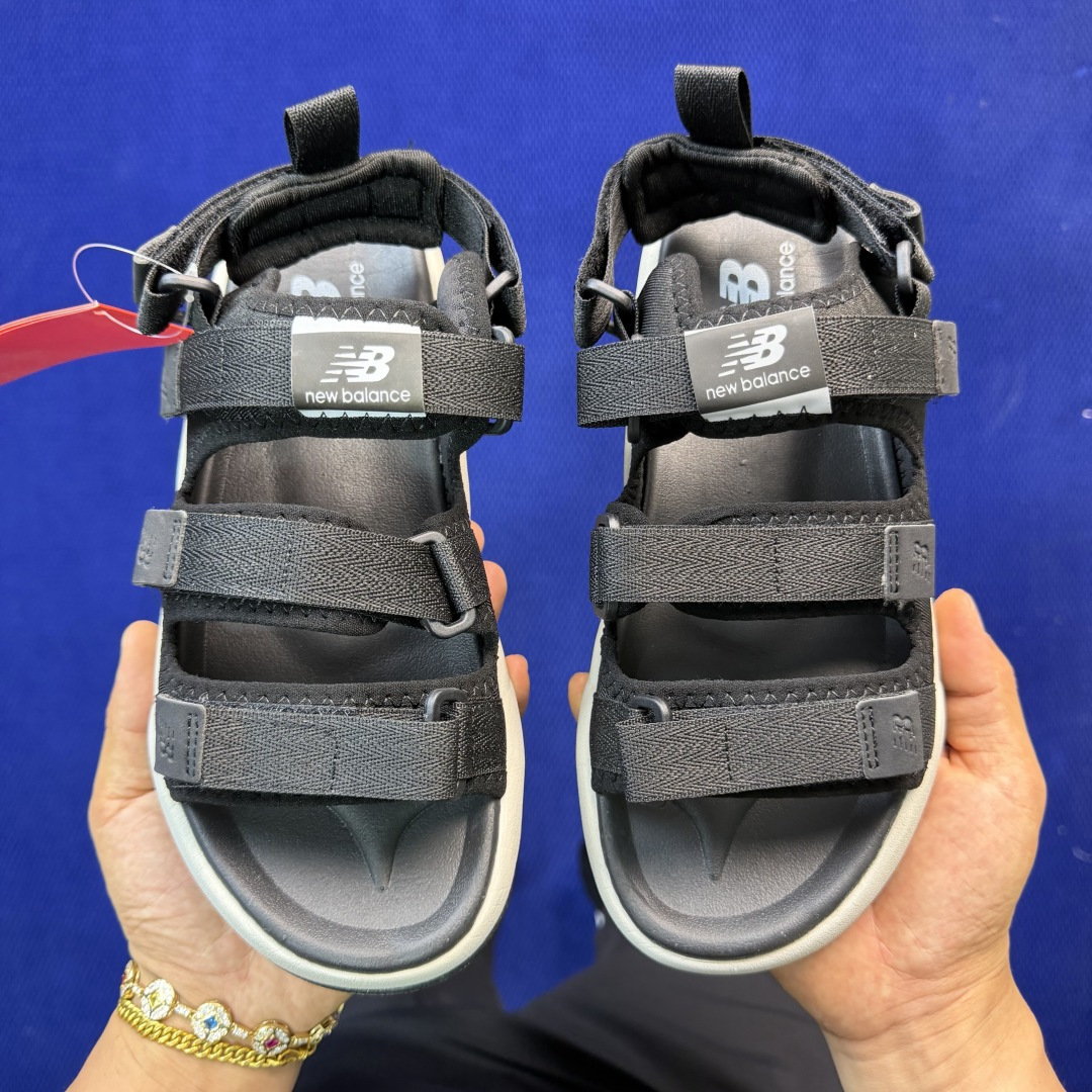 NB凉鞋 黑武士 尺码36-44New Balance Caravan ulti 防滑 舒适 运动凉鞋