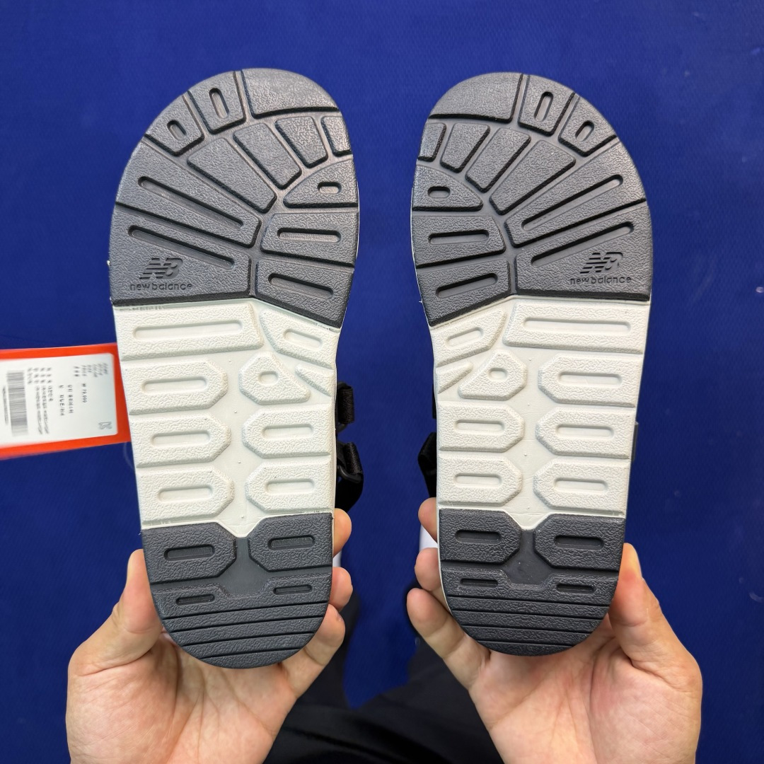 NB凉鞋 黑武士 尺码36-44New Balance Caravan ulti 防滑 舒适 运动凉鞋