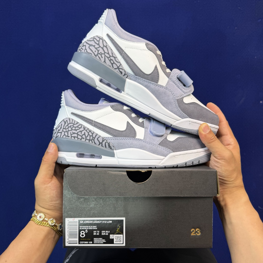 aj312系列 第101色！低帮 浅白紫货号:CD7069-108 尺码:36-46带半码